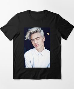 Lucky Blue Smith Kiss Graphic T-Shirt